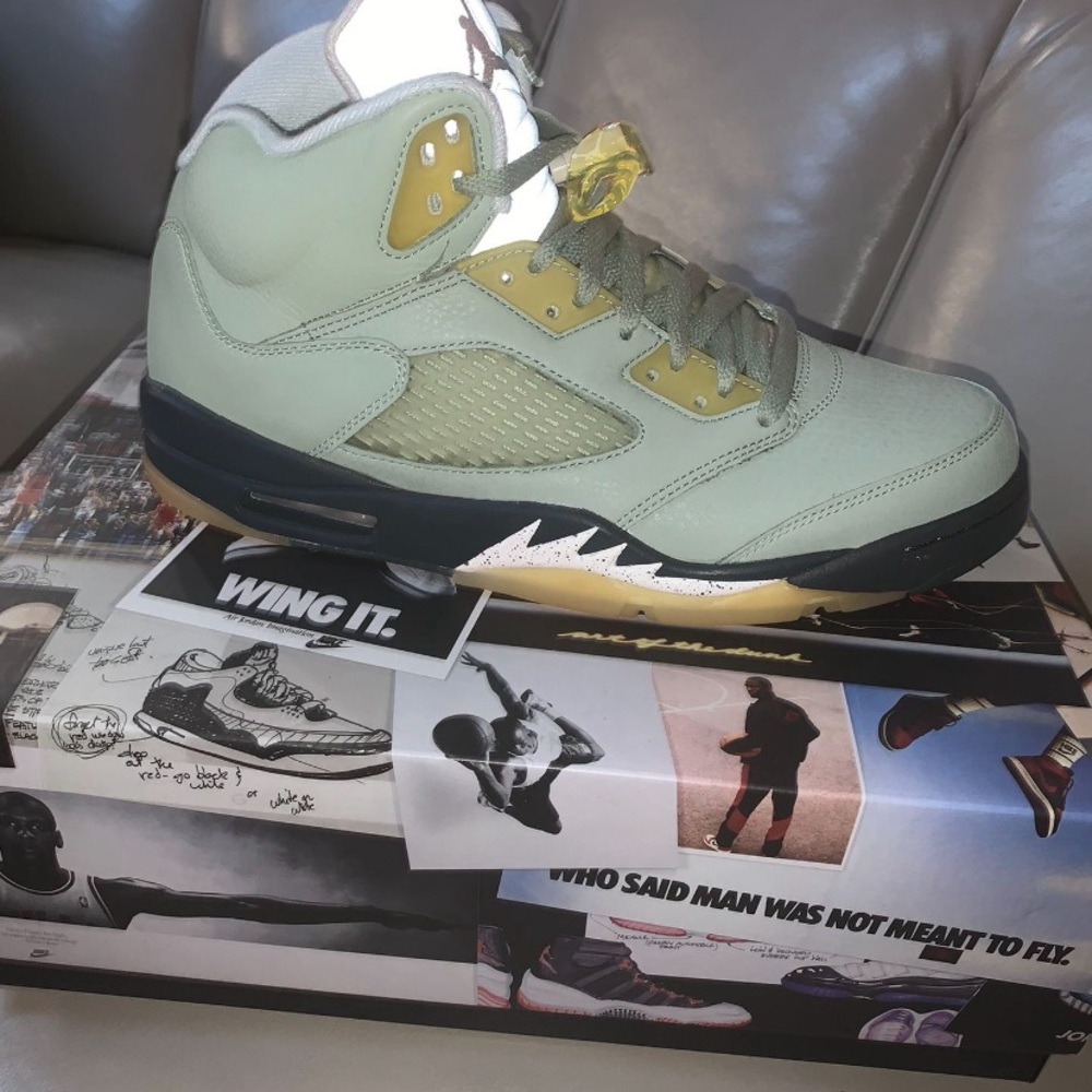 Retro 5 Jordan Jade Horizon Size 10.5